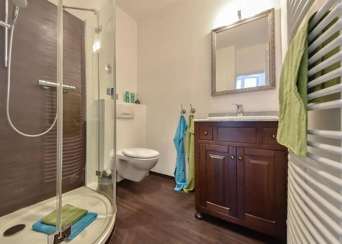 Schloss Hohenzollern 22 아파트 *